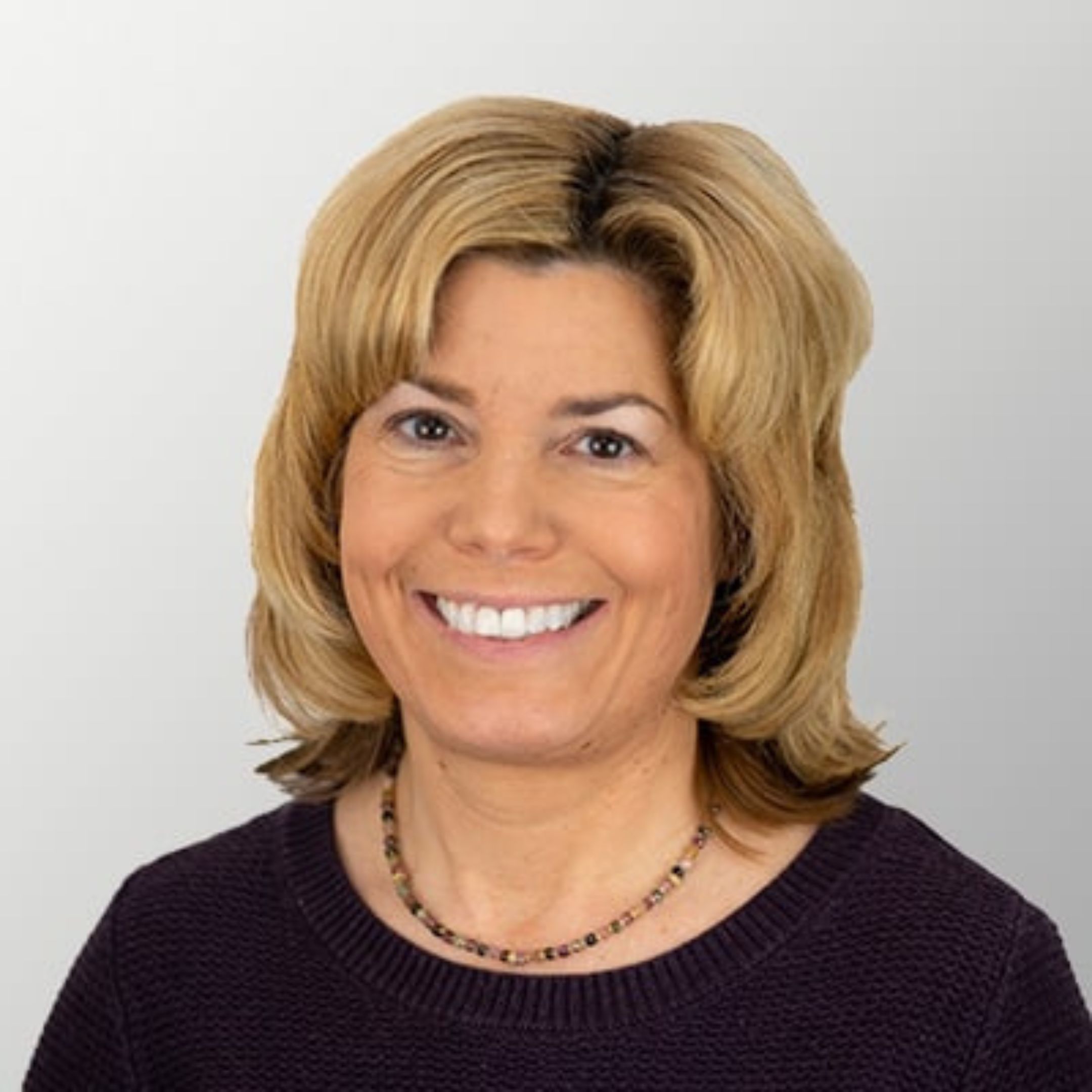 Janet Tezak, Controller